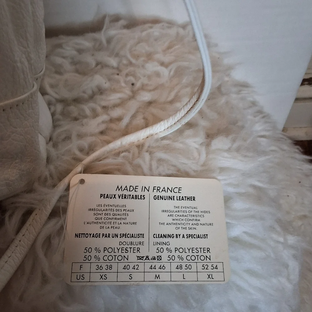 Japé Paris White Pebbled Leather Drawstring Bucket Bag France Slouchy Bag